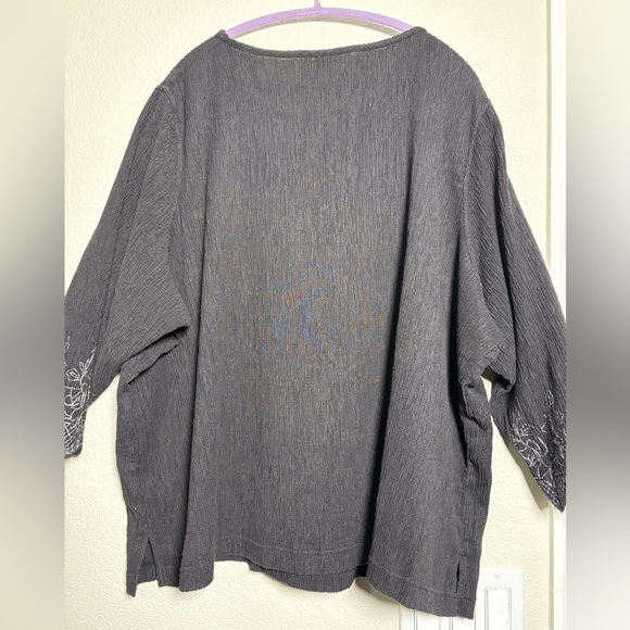 Junonia Black Textured Crinkle Blouse with Embroidered Elbow Length Sleeves. 4X - Picture 11 of 14